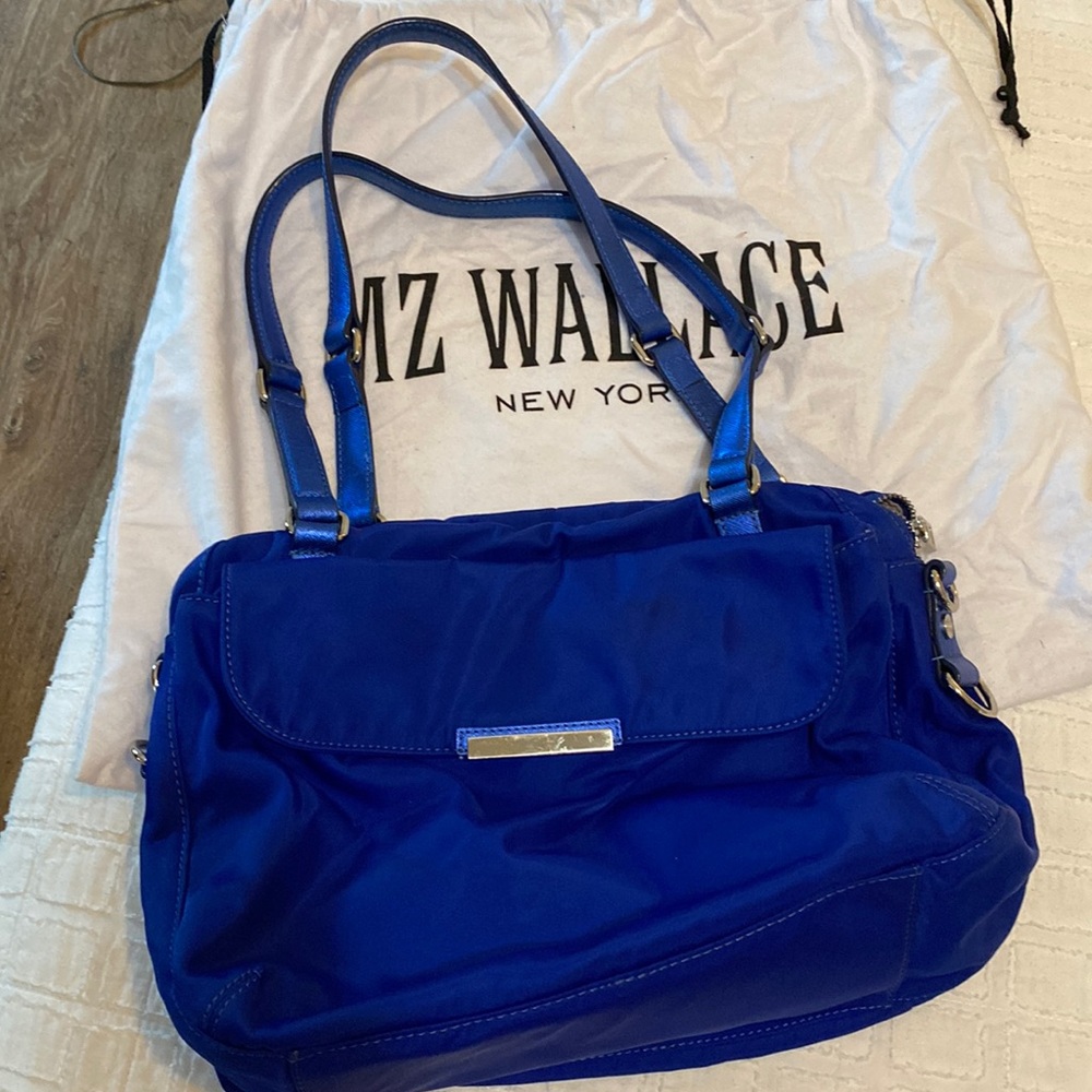 ⛄️NEW LISTING!  Beautiful, blue vintage blue MZ Wallace